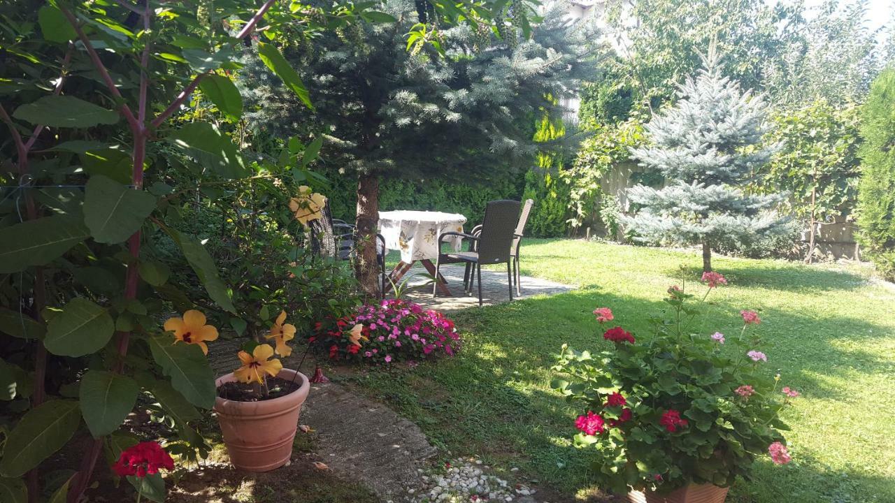 Lazar Apartmanok Heviz Exterior photo